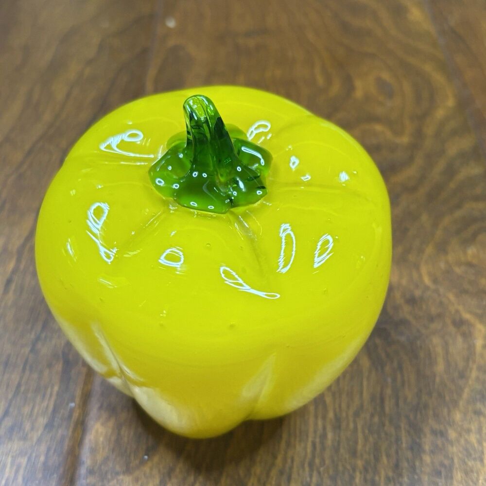 Murano style glass Vegetable 4" Yellow Bell Pepper hand blown paper weight decor - Picture 7 of 9